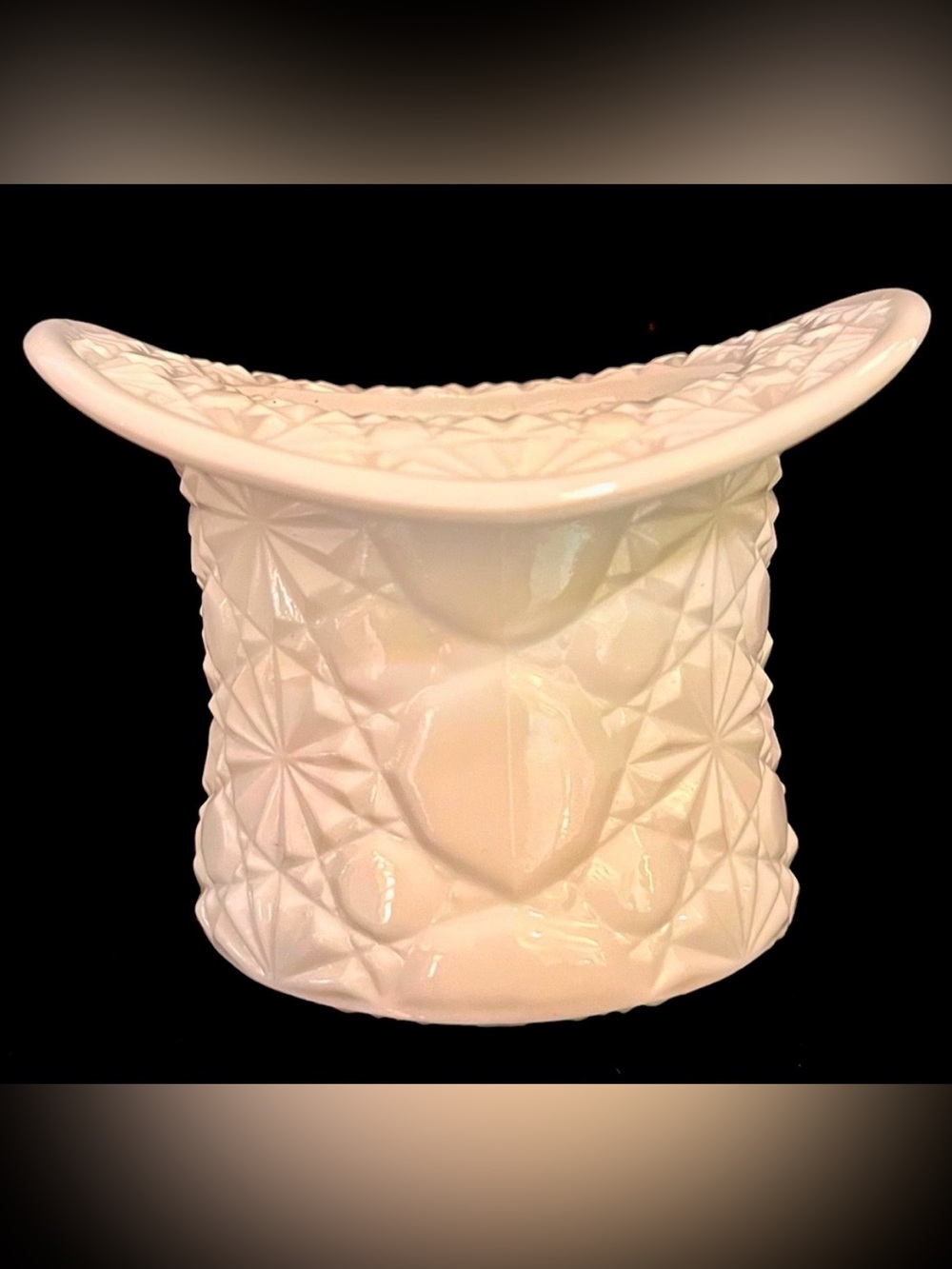 VTG Fenton Milk Glass Top Hat Daisy & Buttons Large Candy Dish Planter Vase Chic